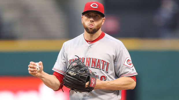 steve-delabar-reds-bullpen.jpg